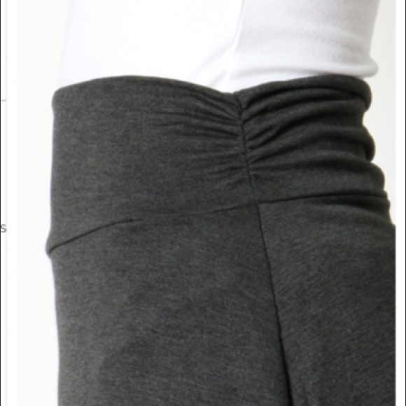 BLACK New Med Hi-Low Skirt - Picture 3 of 4